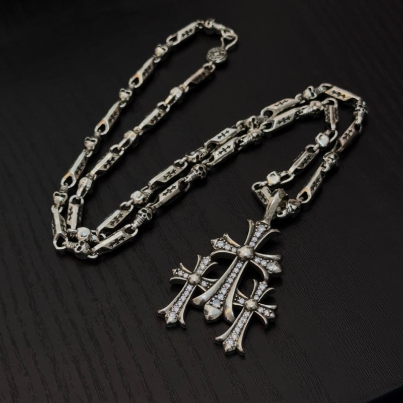 Ch*0me He**ts necklaces